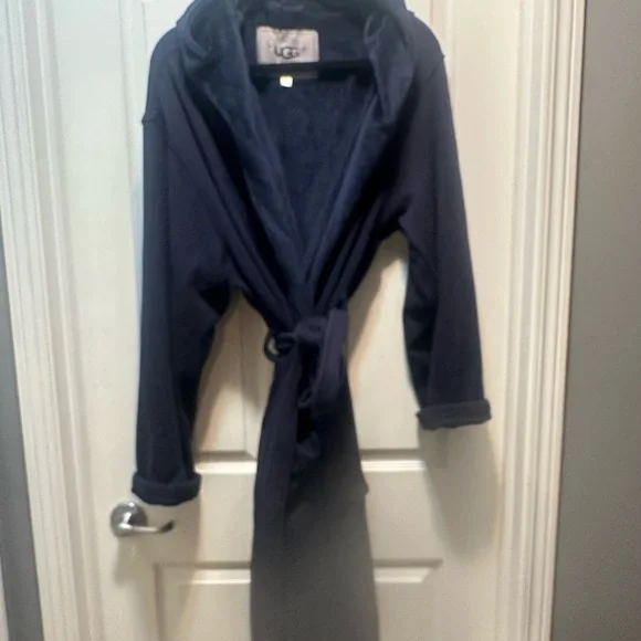 Men’s Navy UGG Robe - Picture 6 of 9